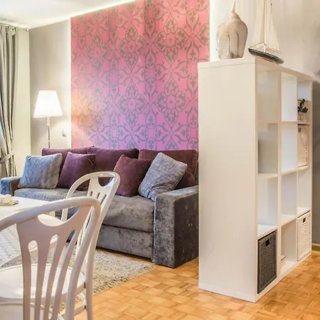 Apartament Dla 4 Osob Z Jedna Sypialnia I Miejscem Do Pracy Zdalnej W Sopocie By Renters Apartment *