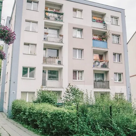 Apartament Dla 4 Osob Z Jedna Sypialnia I Miejscem Do Pracy Zdalnej W Sopocie By Renters Apartment *