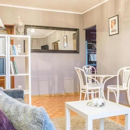 Apartament Dla 4 Osob Z Jedna Sypialnia I Miejscem Do Pracy Zdalnej W Sopocie By Renters *