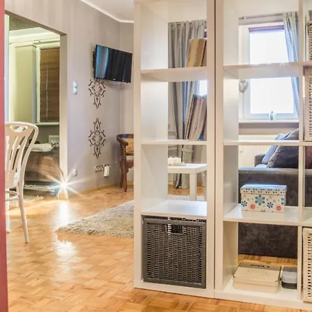 Lejlighed Apartament Dla 4 Osob Z Jedna Sypialnia I Miejscem Do Pracy Zdalnej W Sopocie By Renters Sopot